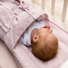 Baby schläft im CosyMe 